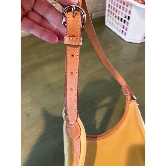 Dooney & Bourke Tan & Brown Leather Shoulder Bag Adjustable Strap All Weather Le - Picture 4 of 9